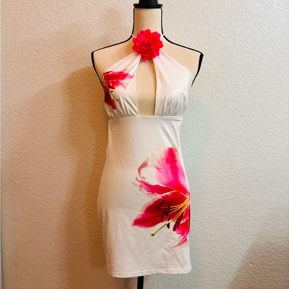 NWT More To Come “Leilani” White and Pink Floral Halter Mini Dress - Picture 4 of 13